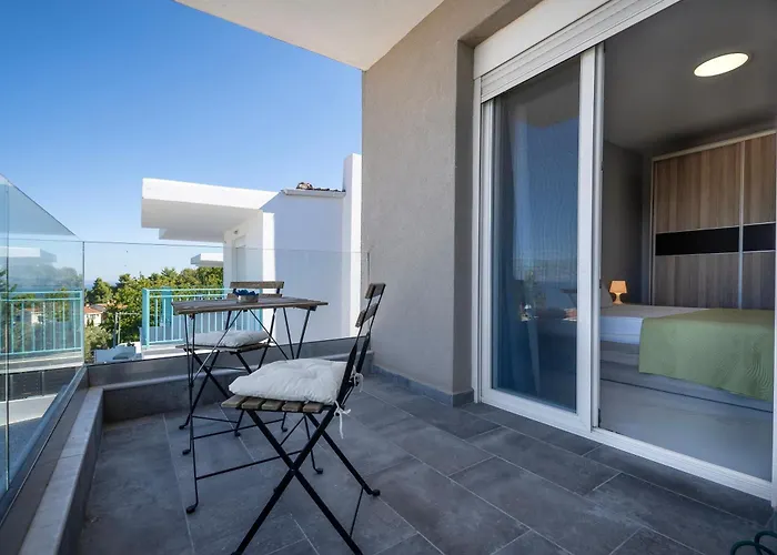 Sun & Splash By Golden Host *